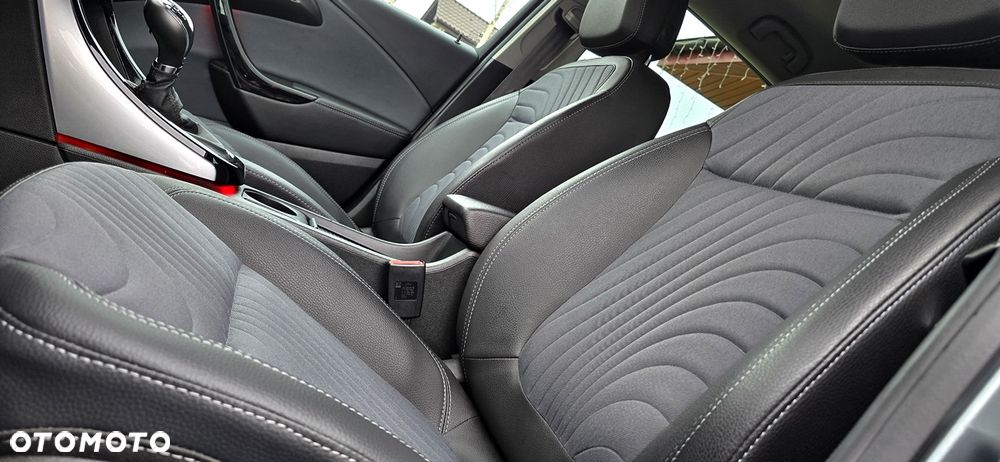 Opel Astra 1.4 T Cosmo - 18