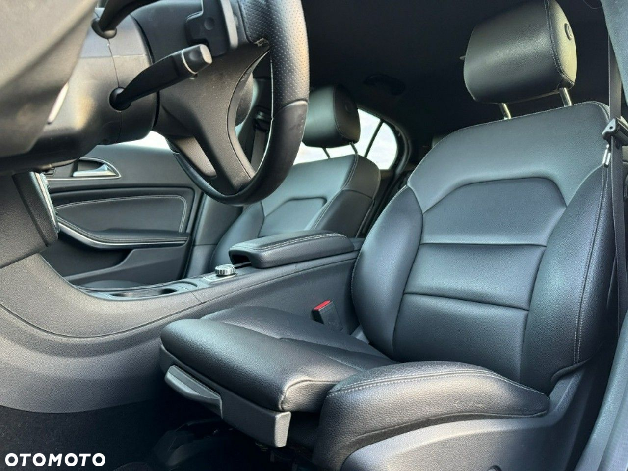 Mercedes-Benz GLA - 15