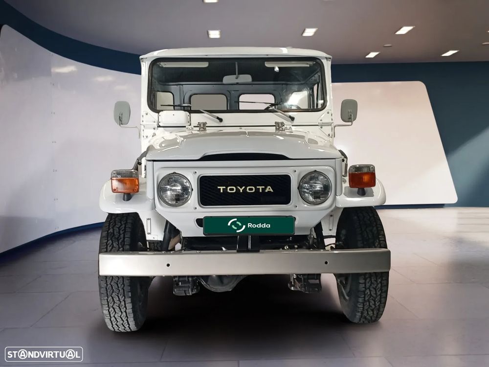 Toyota Land Cruiser - 2