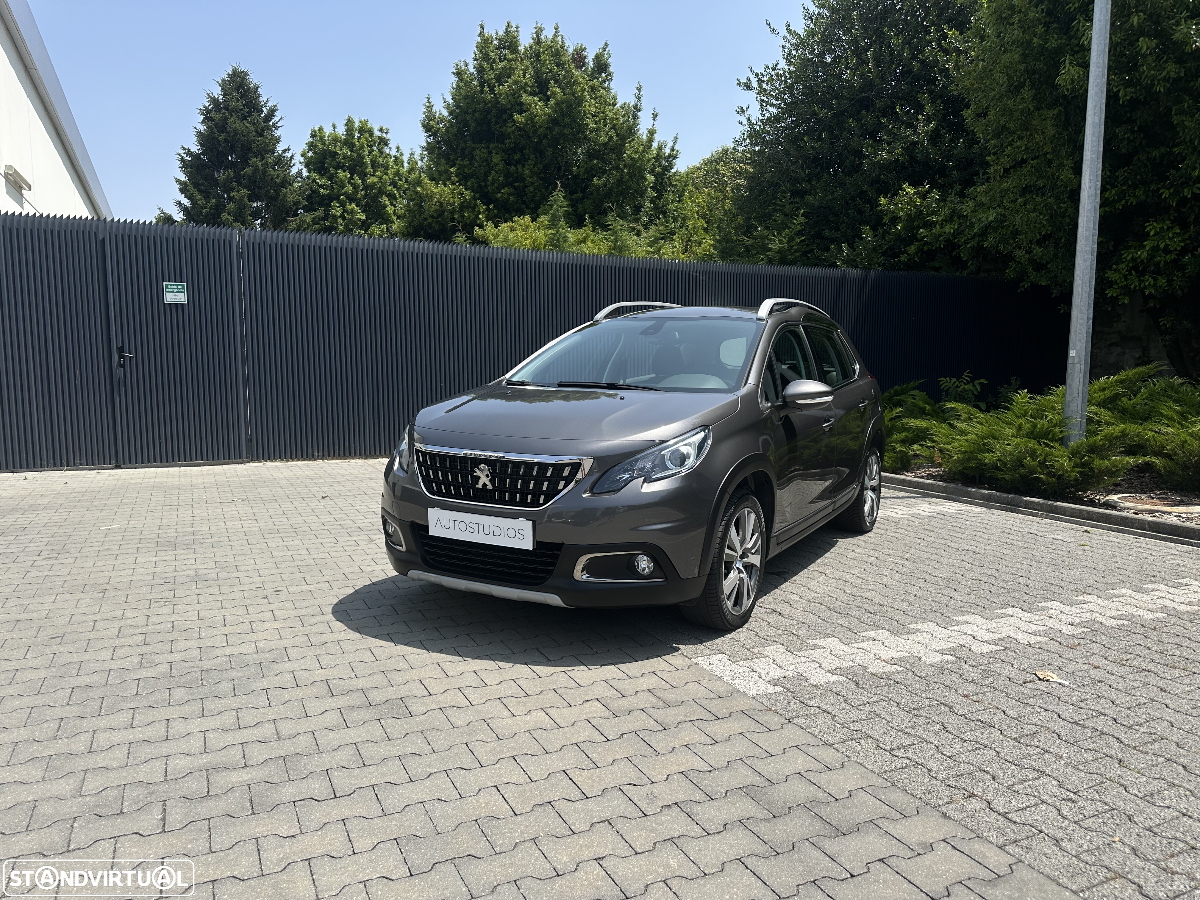 Peugeot 2008 1.2 PureTech Allure EAT6 - 2