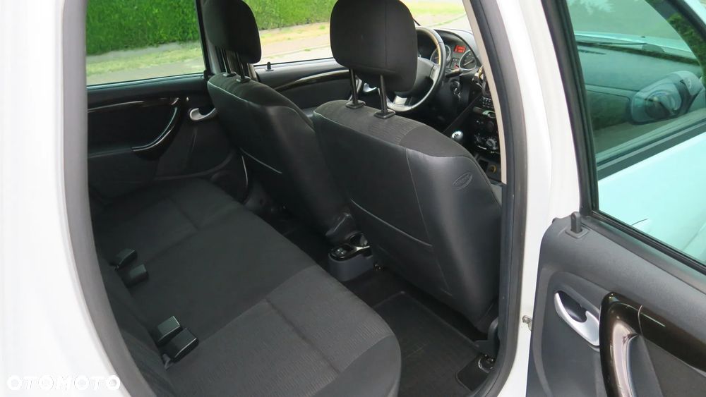 Dacia Duster 1.6 16V 4x2 Essentiel - 11