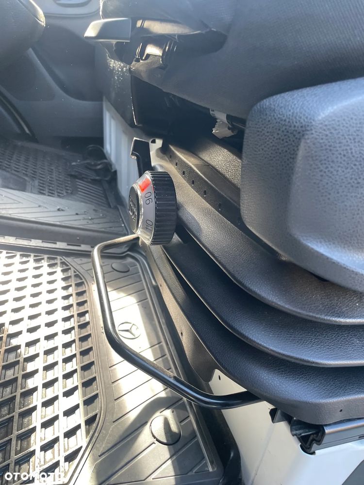 Mercedes-Benz SPRINTER - 16