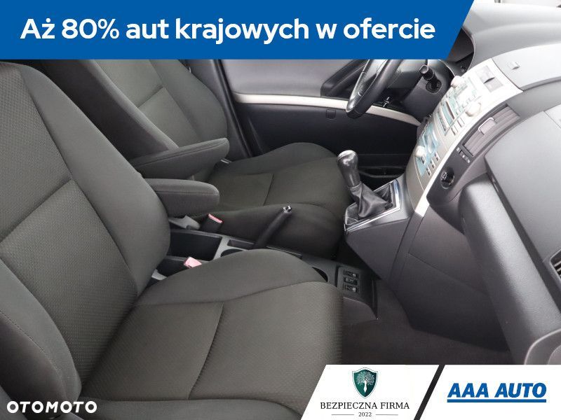 Toyota Corolla Verso - 11