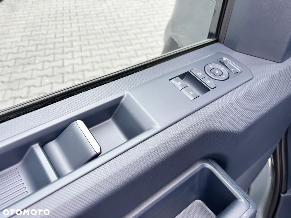 Kia PV5 - 12