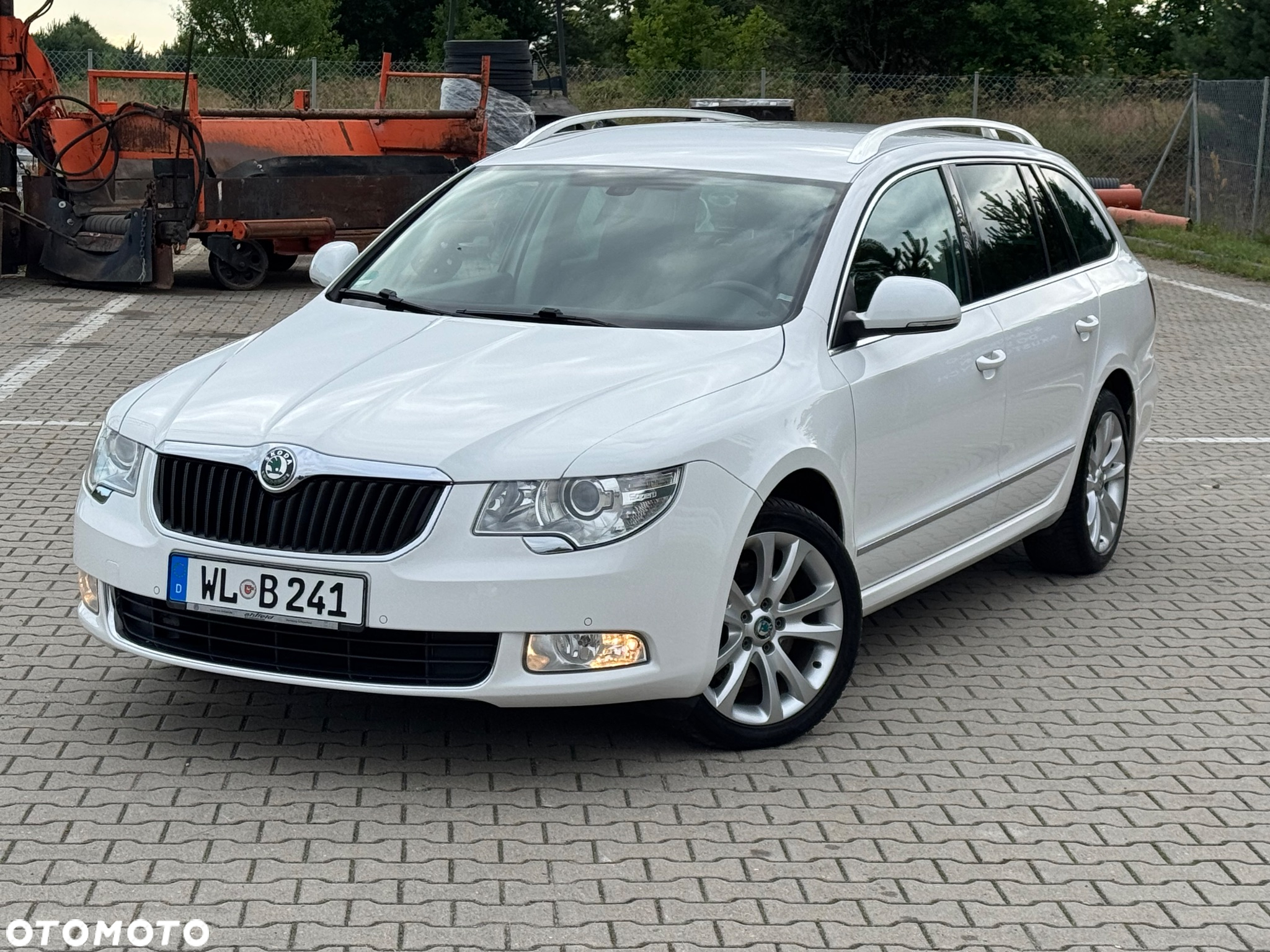 Skoda Superb 1.8 TSI Ambition DSG - 14
