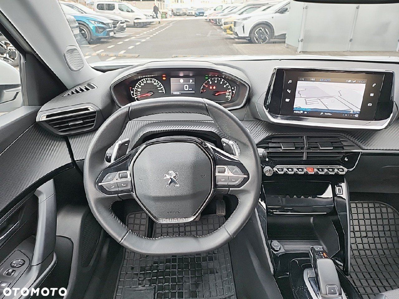 Peugeot 2008 - 8
