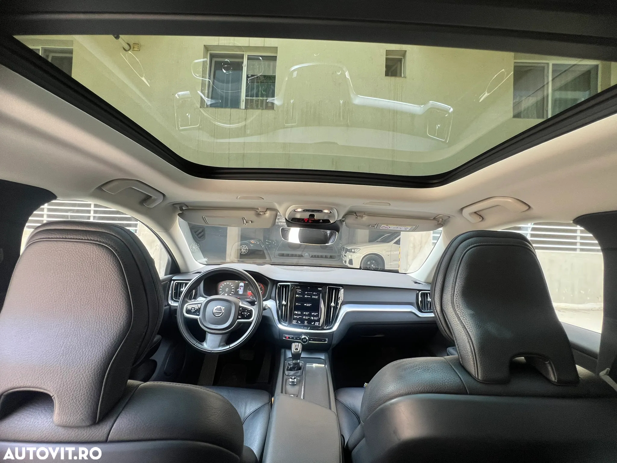 Volvo V60 D4 Momentum Pro - 11