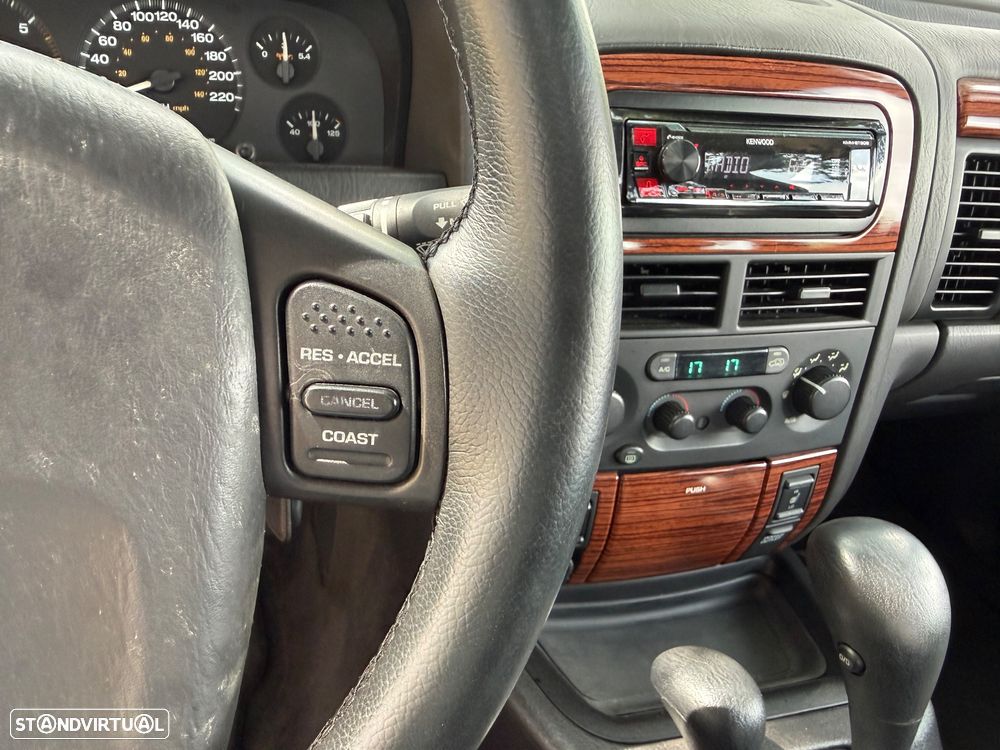 Jeep Grand Cherokee - 13