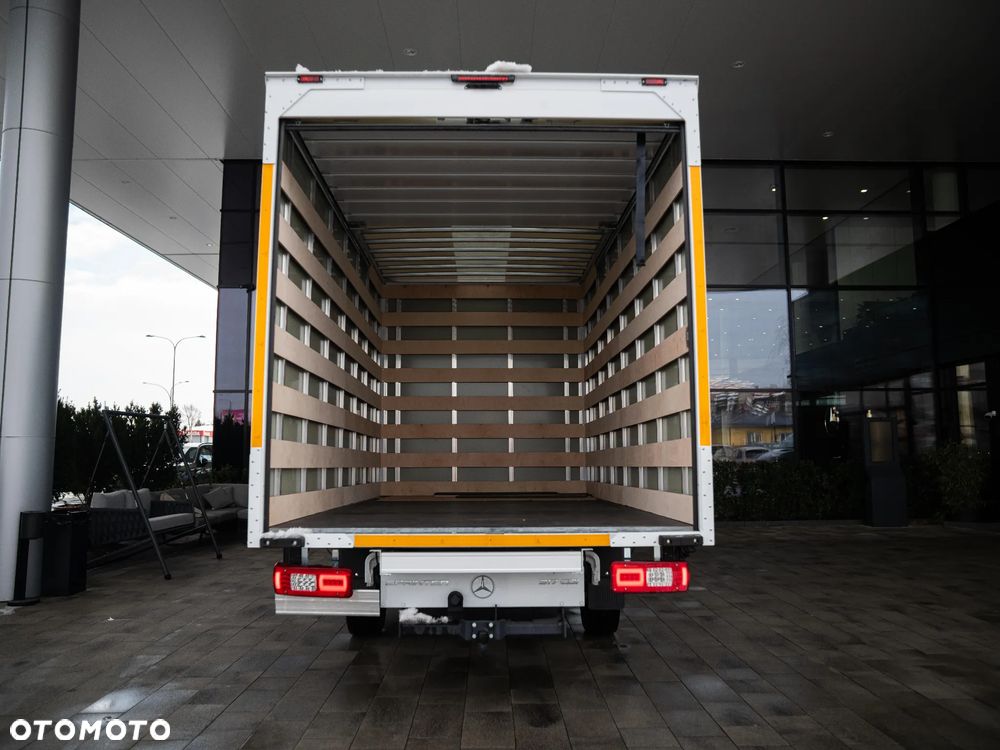 Mercedes-Benz Sprinter - 18