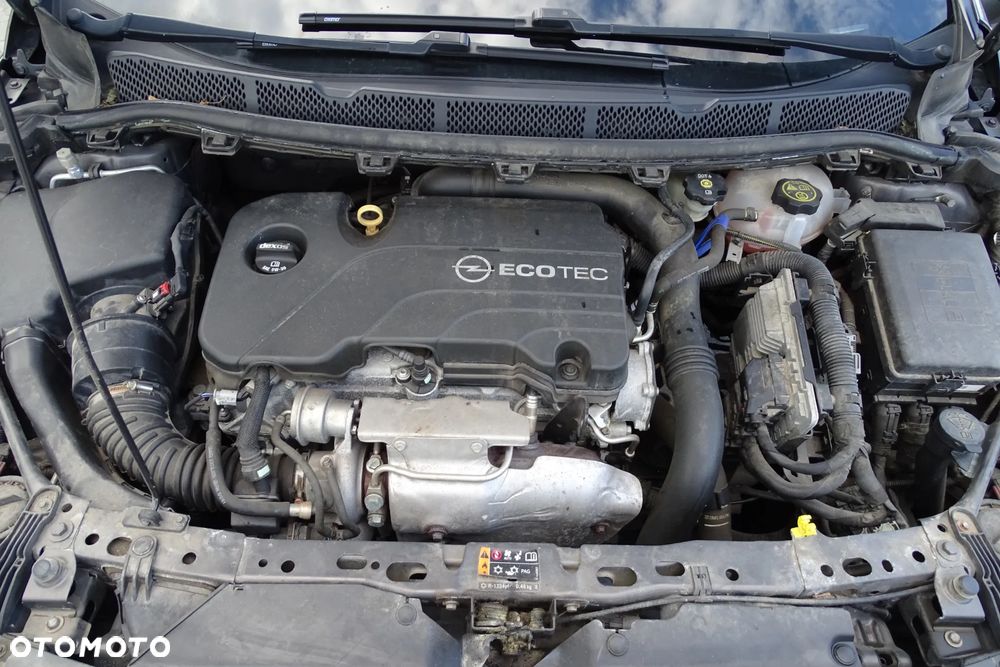Opel Astra 1.4 Turbo Innovation - 23