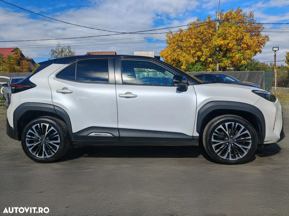 Toyota Yaris Cross 1.5 VVT-i HSD 4x4 Exclusive Adventure - 25