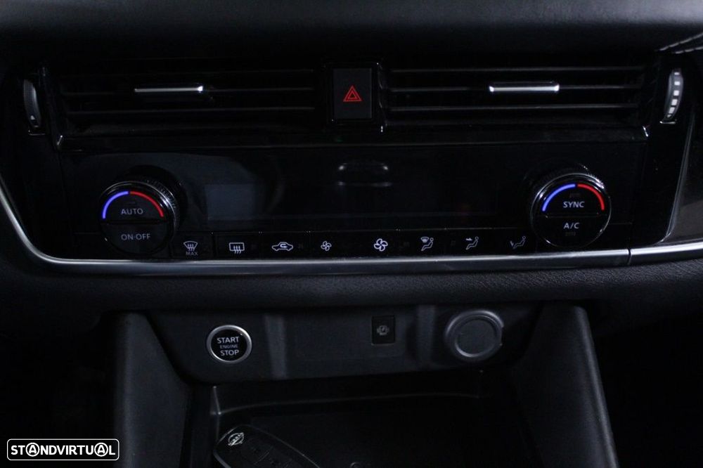 Nissan Qashqai 1.3 DIG-T N-Connecta - 28