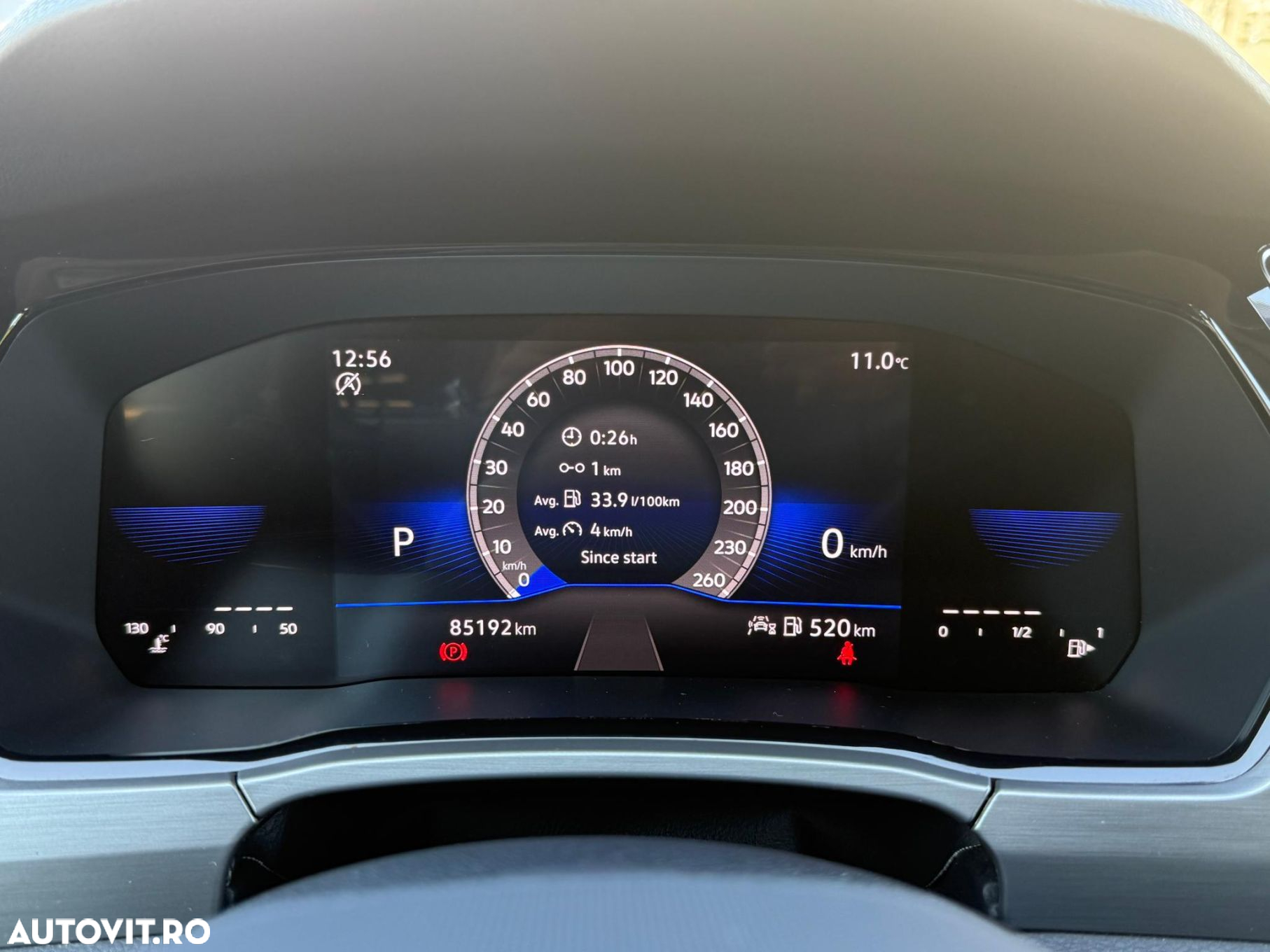 Volkswagen Touran 2.0 TDI DSG Comfortline - 4