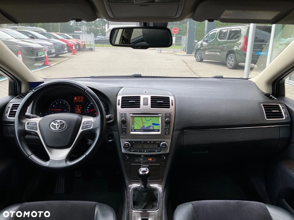 Toyota Avensis 1.8 Premium - 21