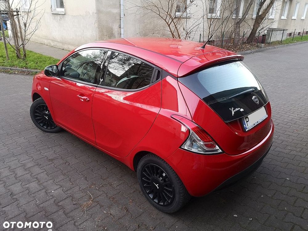 Lancia Ypsilon 1.2 8V Black&Red S&S - 7