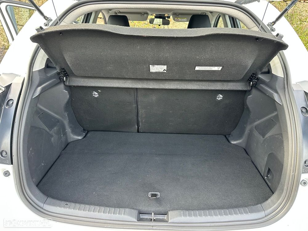 Toyota Yaris 1.5 HDF Comfort Plus - 30