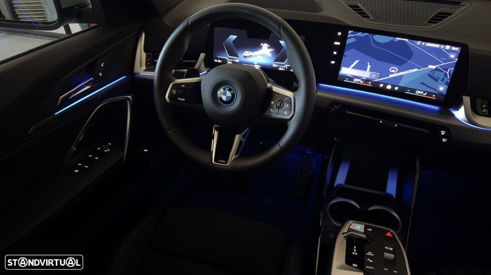 BMW iX2 eDrive20 Pack Desportivo M Pro - 38