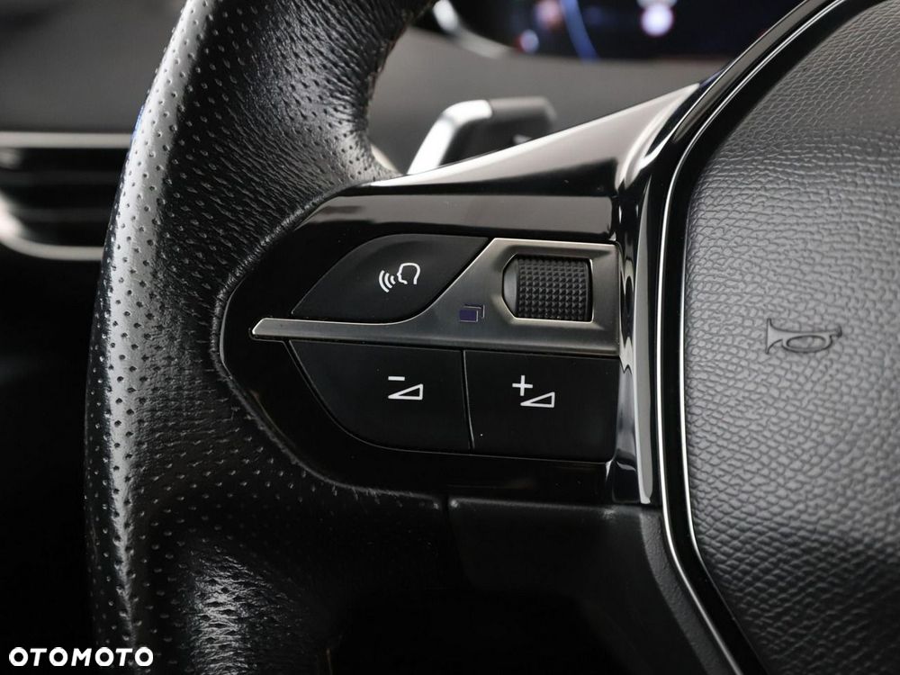 Peugeot 5008 THP 165 EAT6 Allure - 33