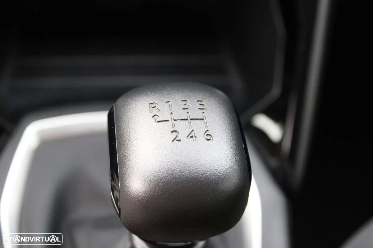 Peugeot 2008 1.2 PureTech Active Pack - 17