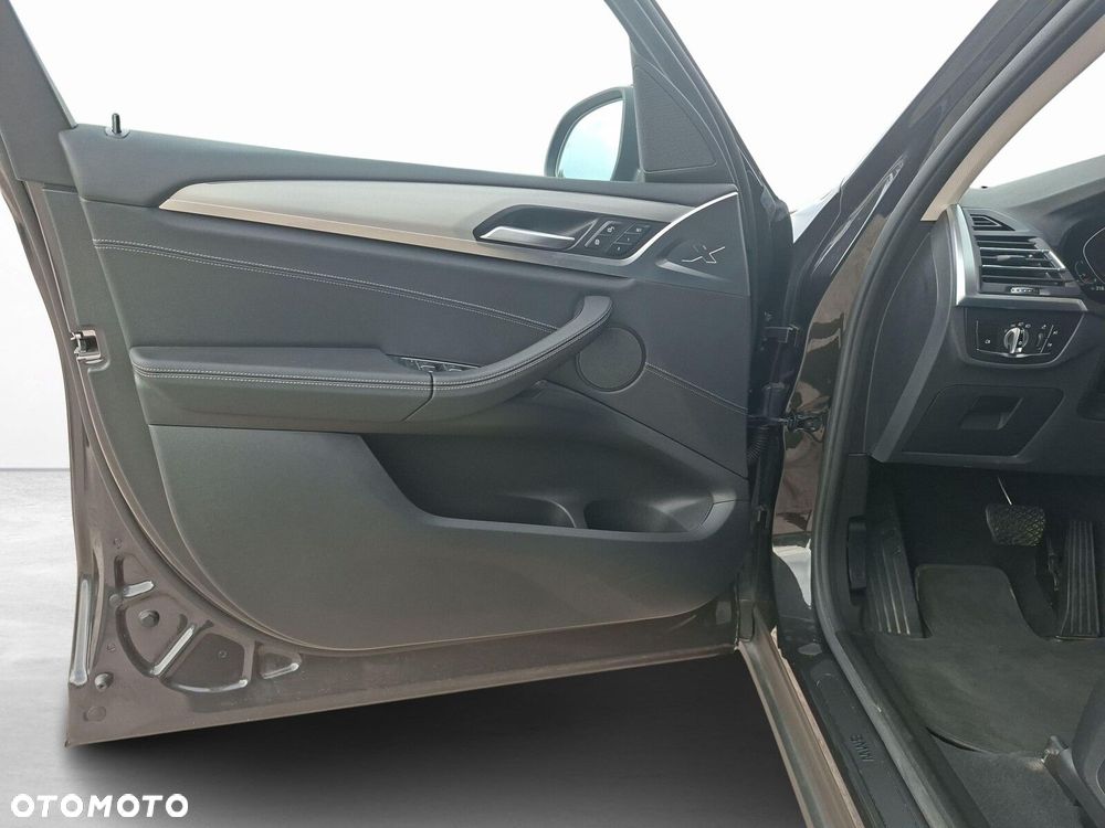 BMW X3 xDrive30d mHEV - 12