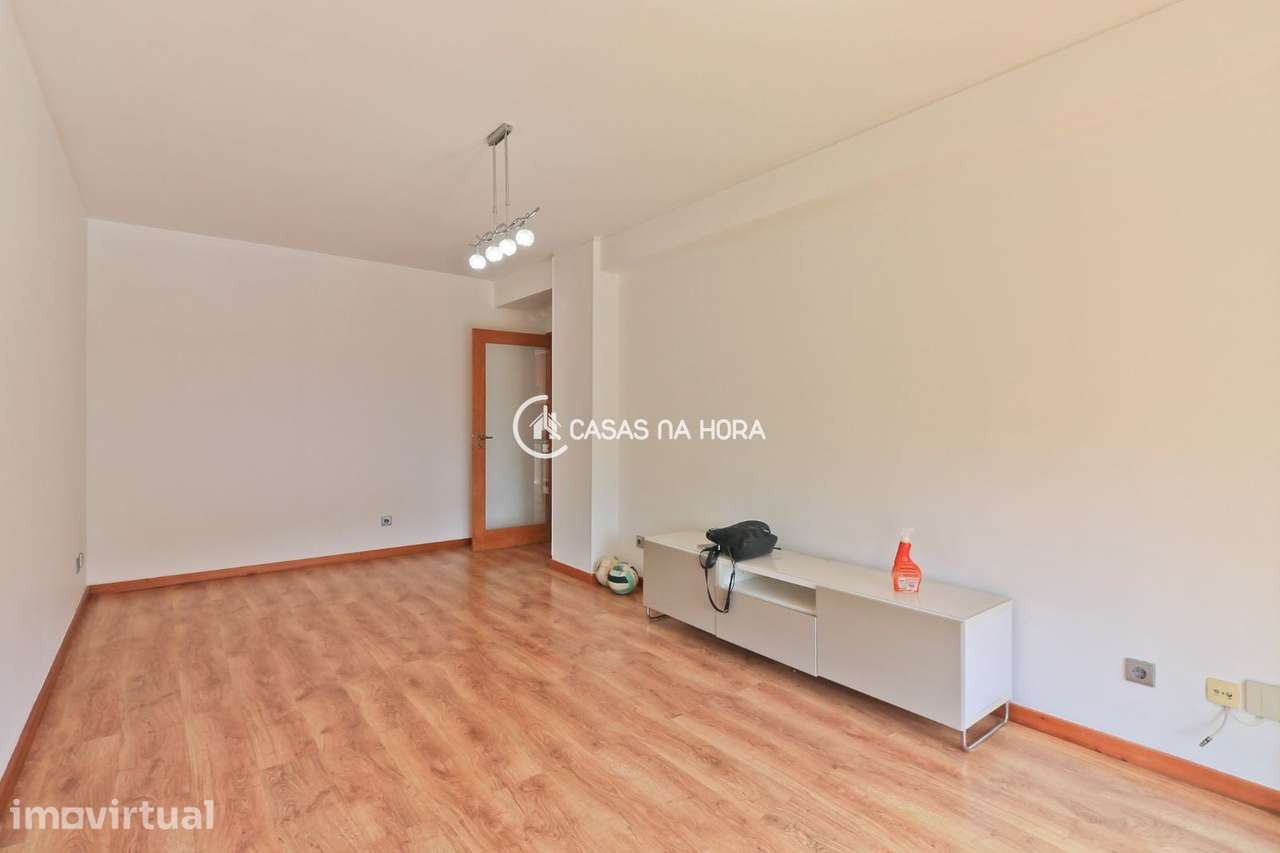 T2+1 Senhora da Hora | Junto ao Metro - Grande imagem: 2/26