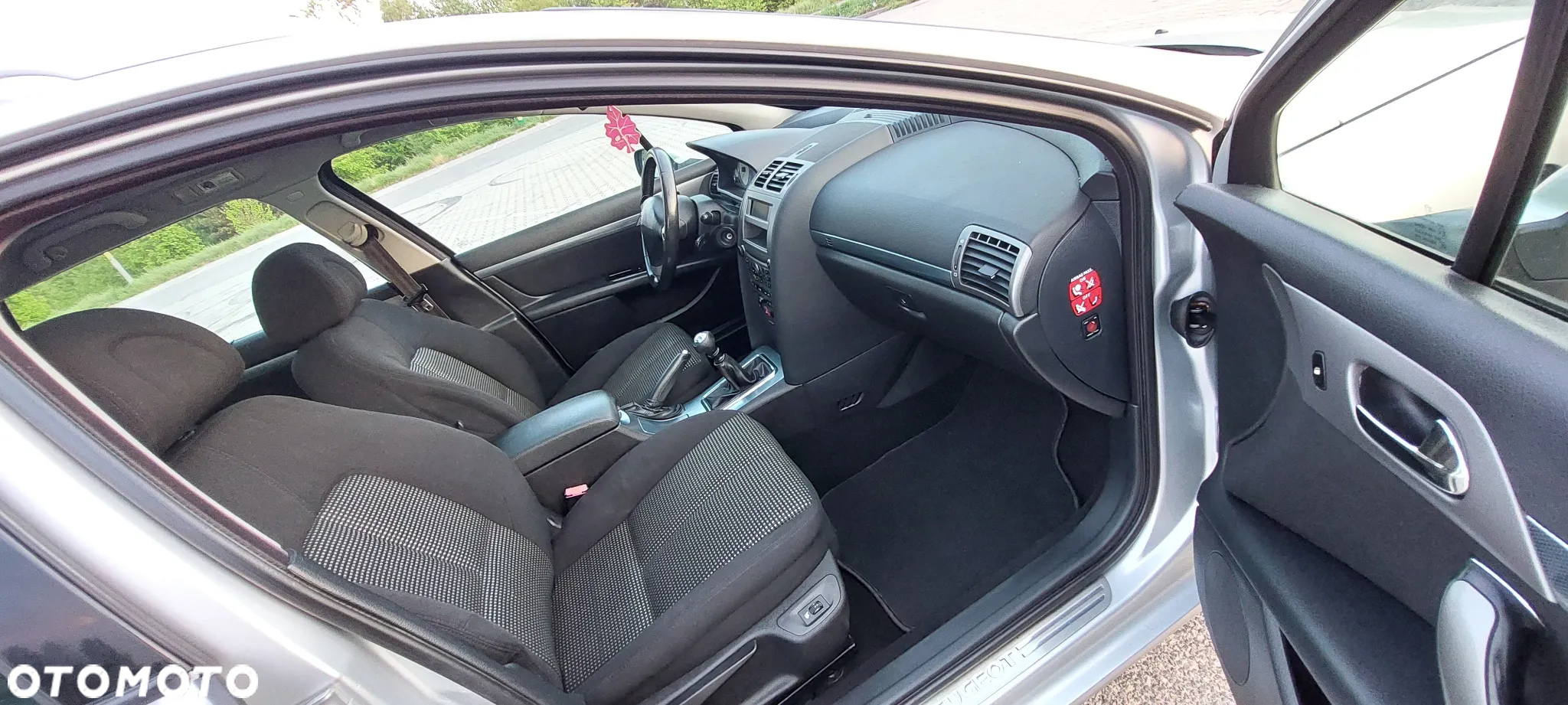 Peugeot 407 SW HDi 135 Platinum - 26
