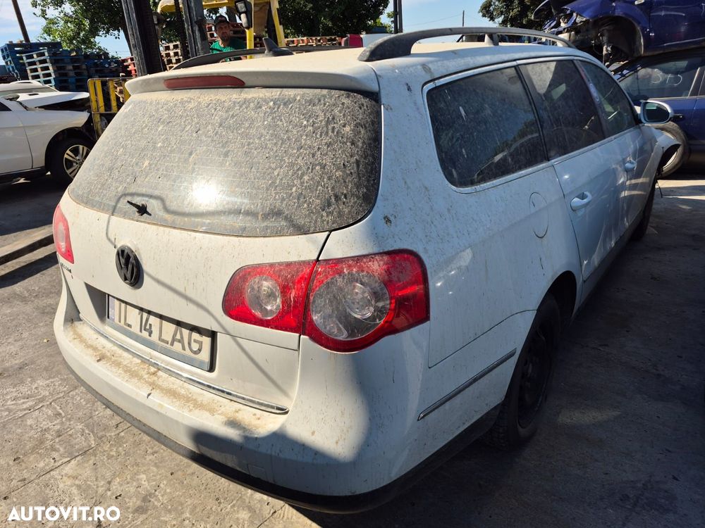 Carenaj dreapta spate Volkswagen VW Passat B6 [2005 - 2010] 2.0 tdi c - 3