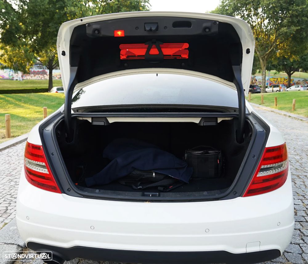 Mercedes-Benz C 220 - 12