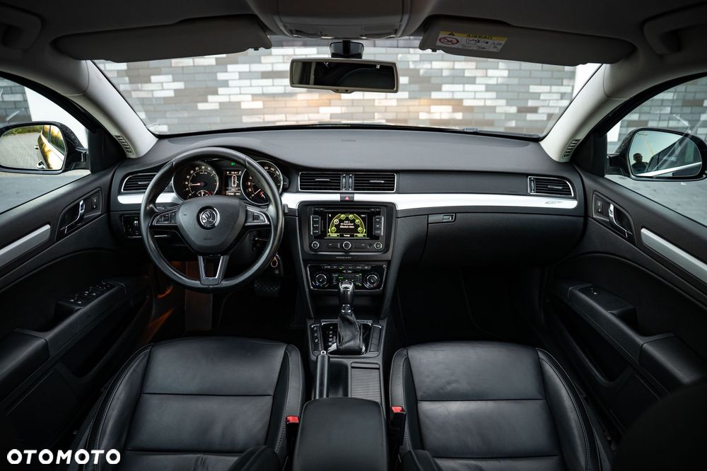 Skoda Superb 2.0 TDI L&K DSG - 5