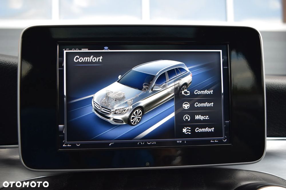 Mercedes-Benz Klasa C 200 9G-TRONIC AMG Line - 23
