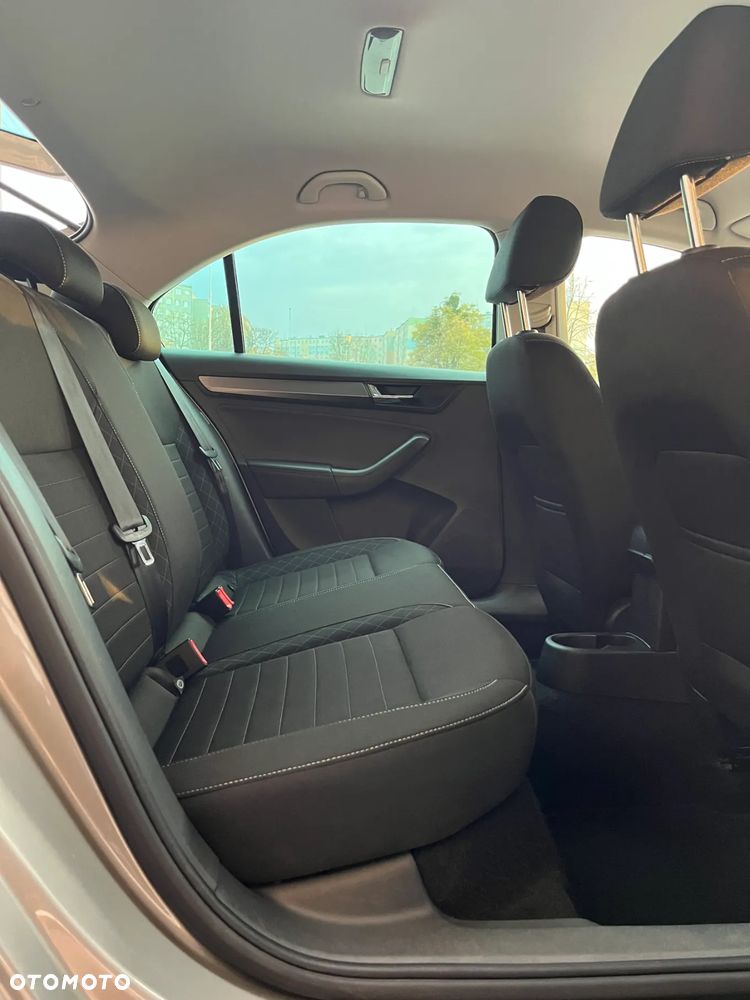 Skoda RAPID 1.0 TSI Style - 14