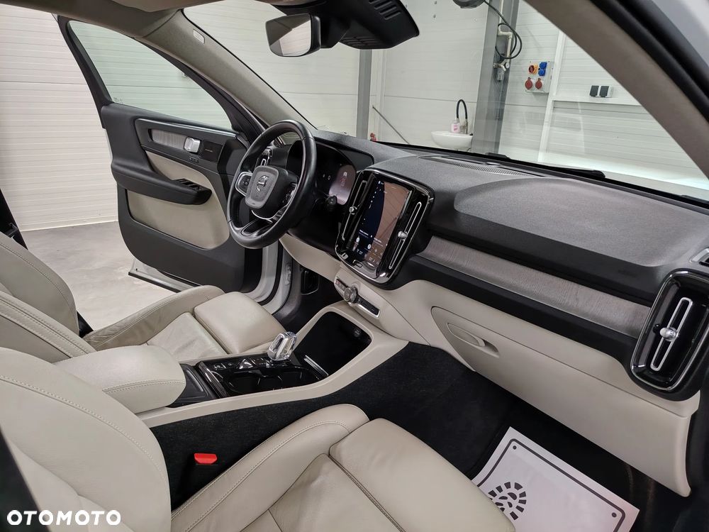 Volvo XC 40 B3 Ultimate Dark - 26