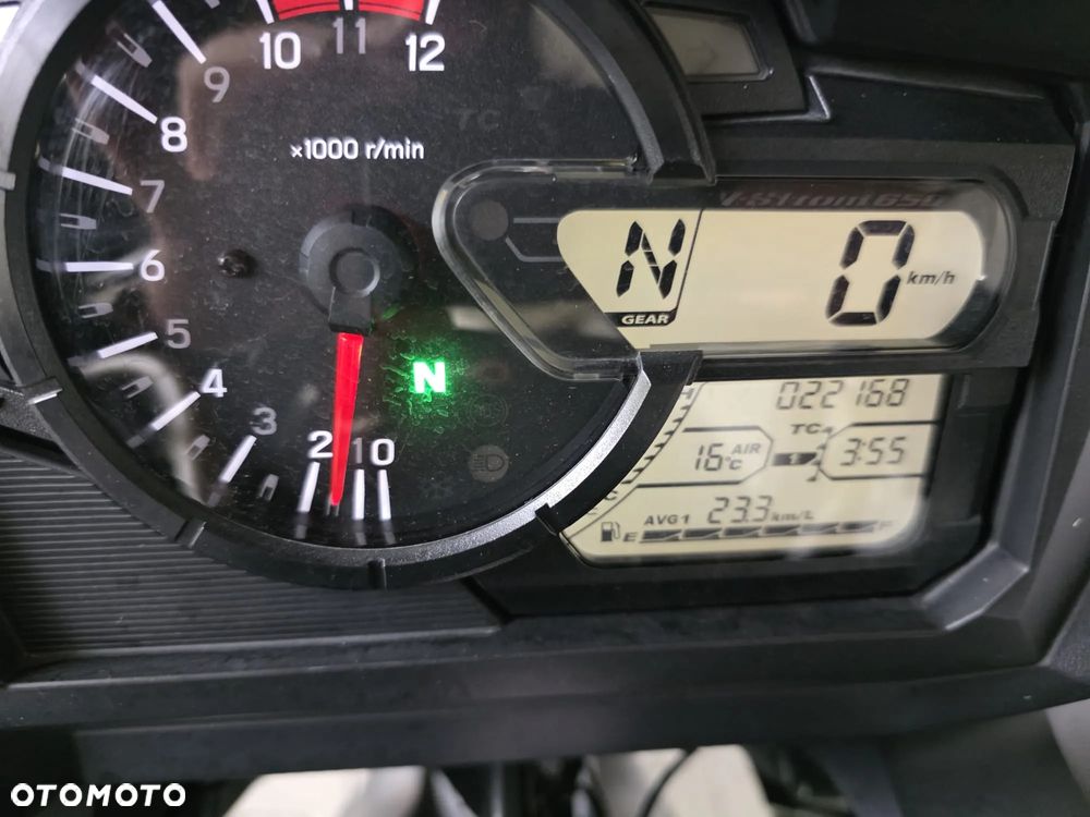 Suzuki V-STROM - 12