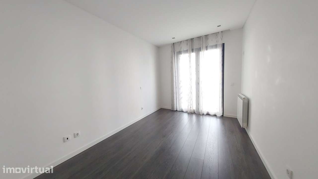 Apartamento T2 c/ garagem em Fátima - Grande imagem: 2/12