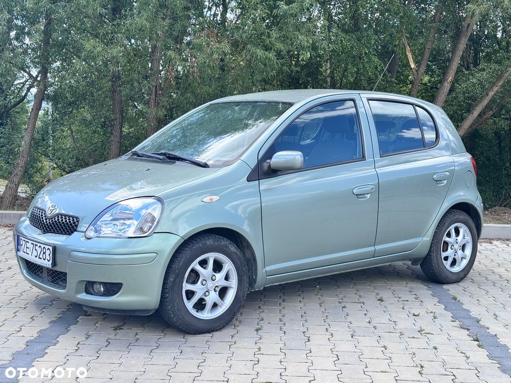 Toyota Yaris - 1