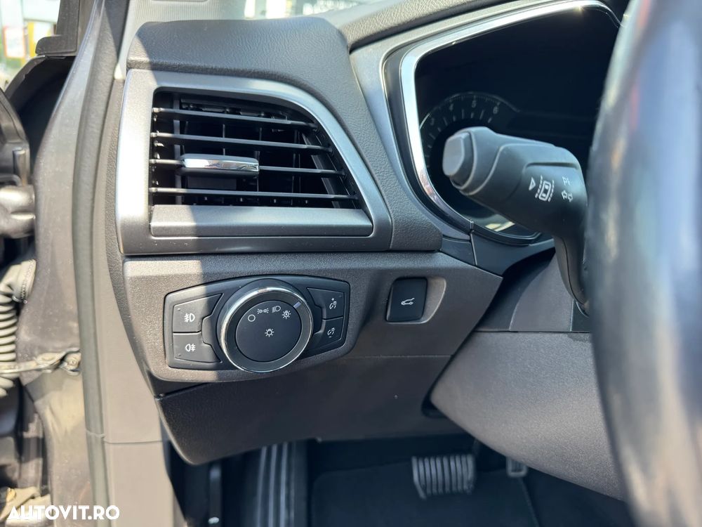 Ford Mondeo 2.0 TDCi Powershift Titanium - 26