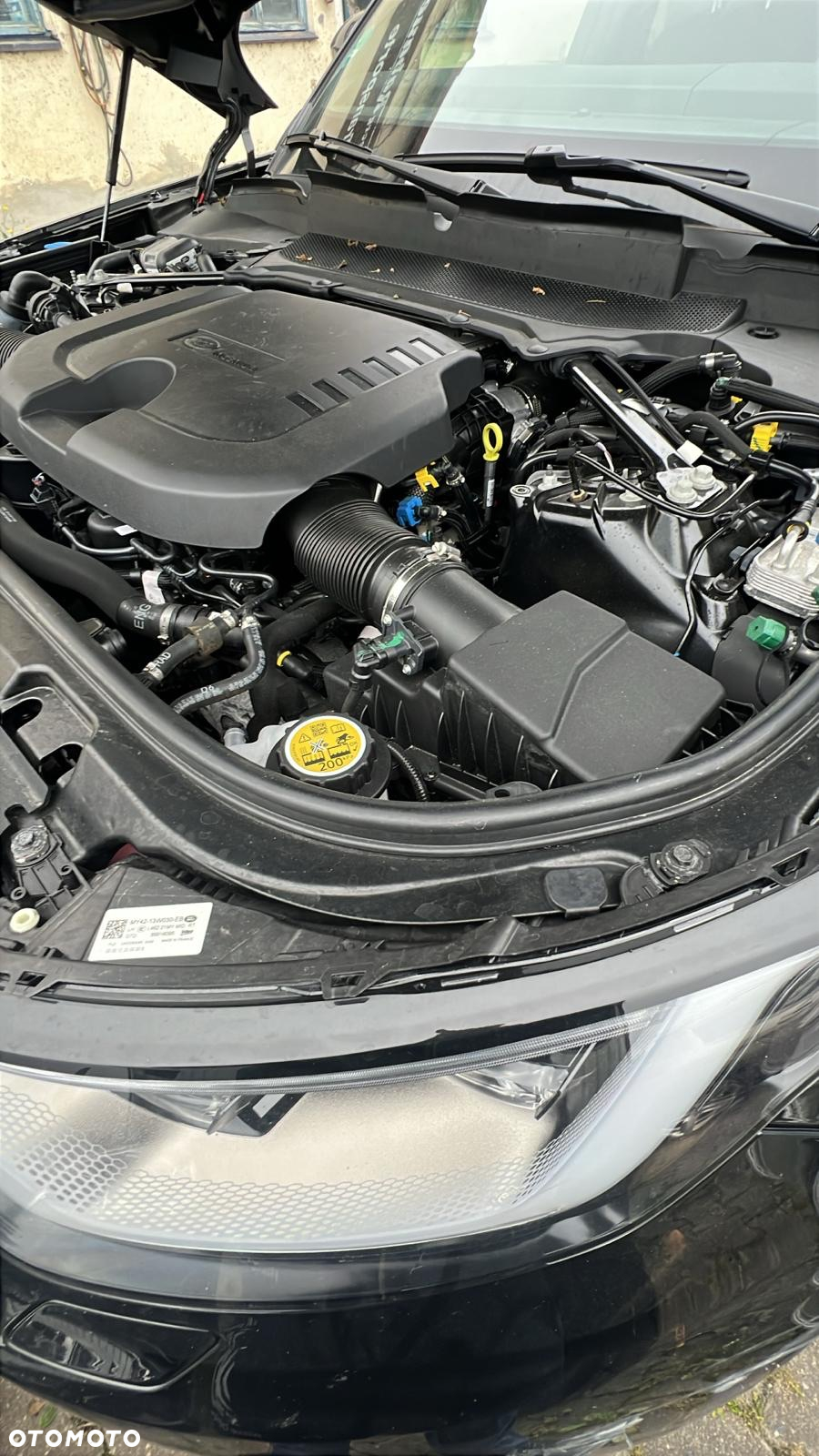 Land Rover Discovery D250 R-Dynamic SE - 20