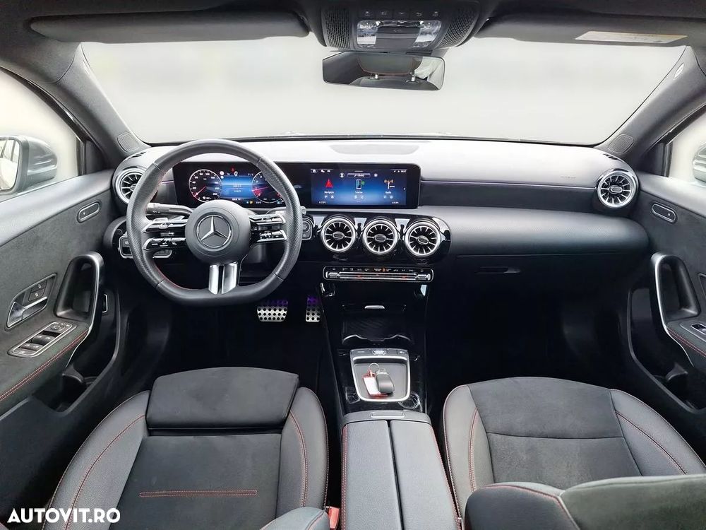 Mercedes-Benz A 200 Sedan MHEV 7G-DCT - 13