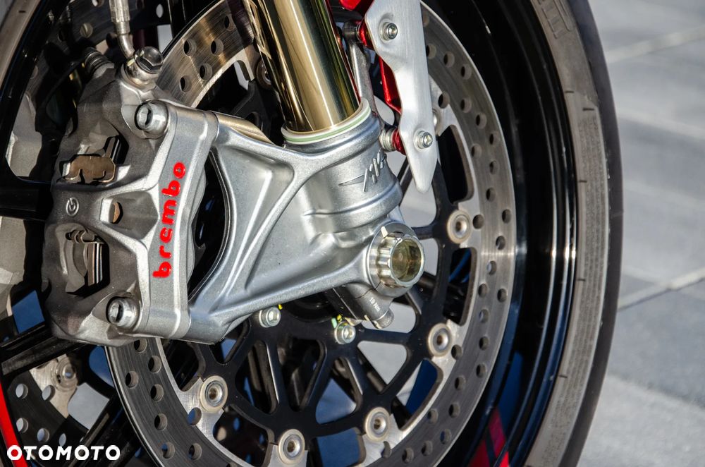 MV AGUSTA Brutale - 11