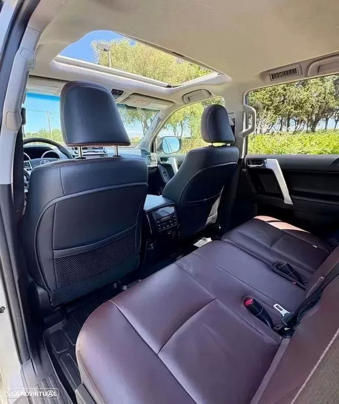 Toyota Land Cruiser 2.8 D-4D Auto Executive - 11