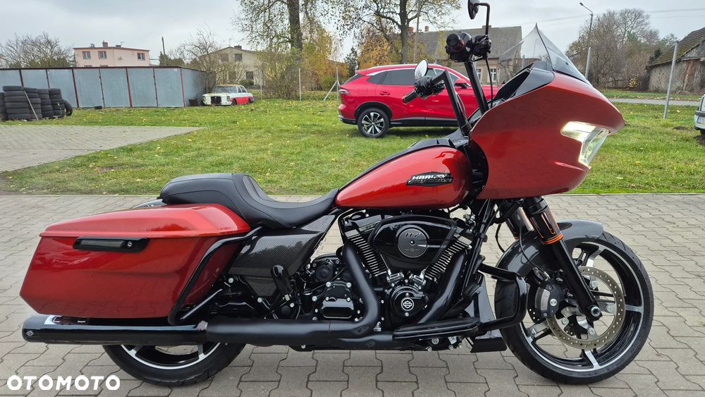 Harley-Davidson Touring Road Glide - 2