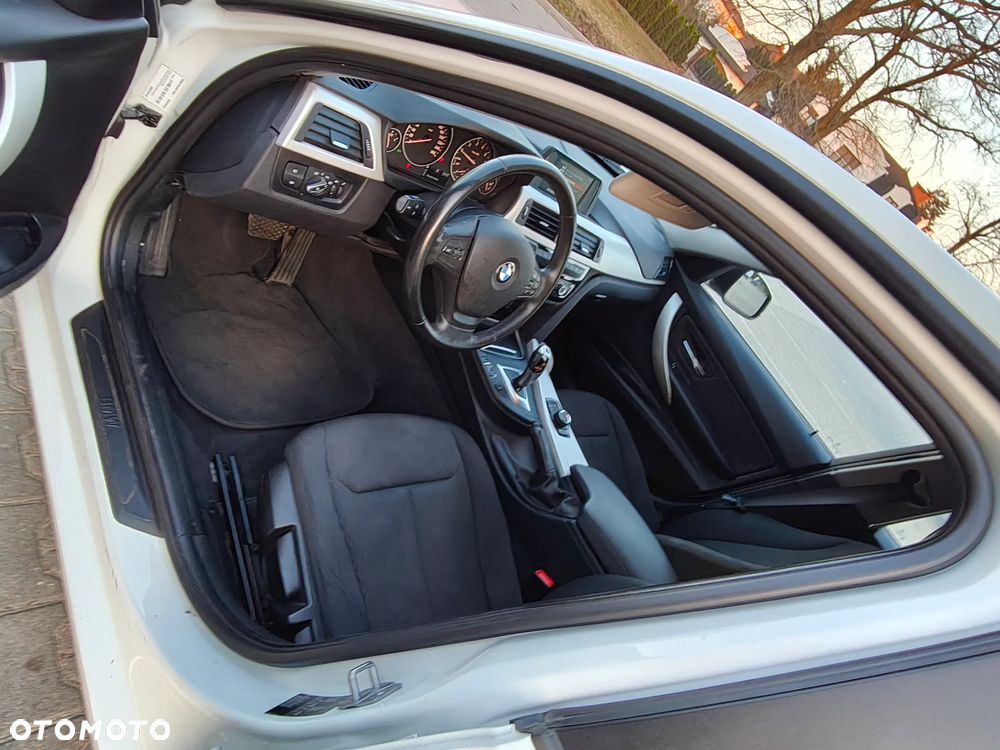BMW Seria 3 318i GPF Sport Line Shadow - 18