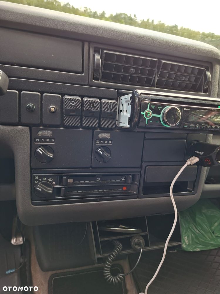 Volkswagen Multivan - 13