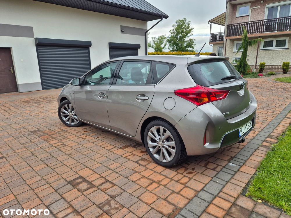 Toyota Auris 1.8 HSD Luna - 10