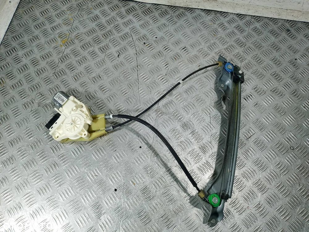 PODNOŚNIK SZYBY PRAWY TYŁ RENAULT LAGUNA III 827000001R  827300001R - 7