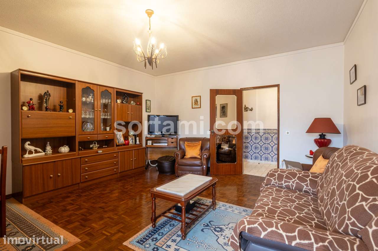 Apartamento T2 Venda em Faro (Sé e São Pedro),Faro - Grande imagem: 2/18