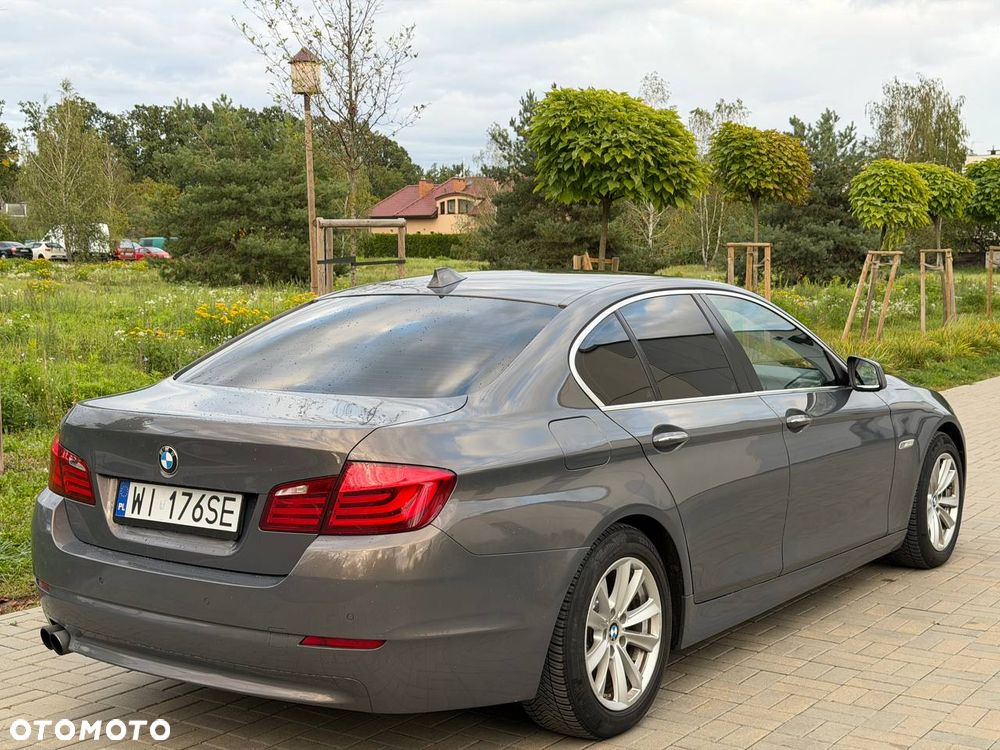 BMW Seria 5 525d xDrive - 6