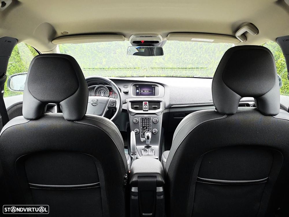 Volvo V40 2.0 D2 Momentum Geartronic - 34