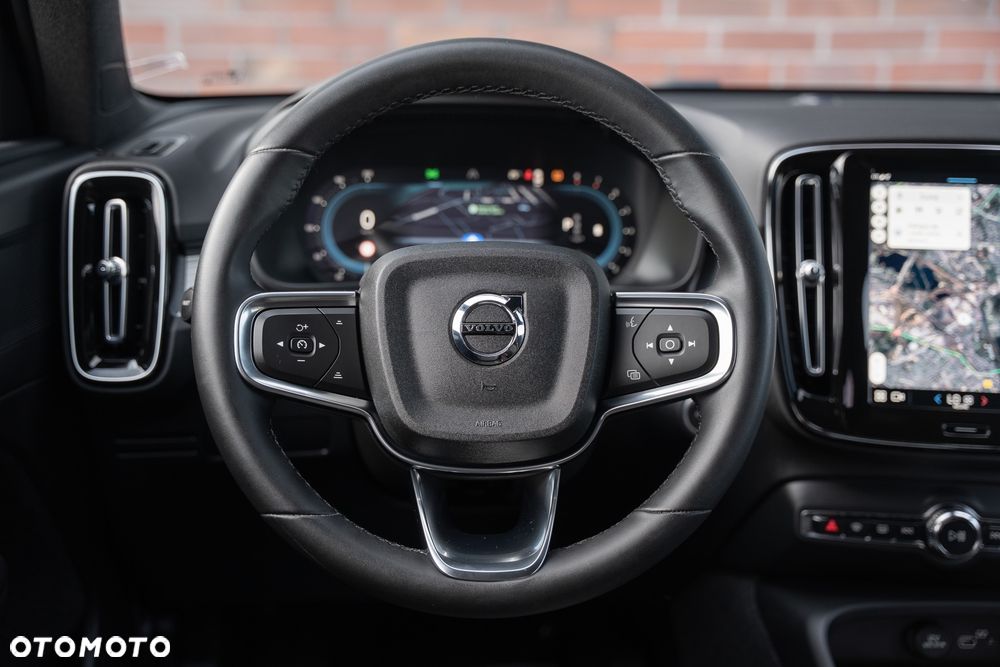 Volvo XC 40 B3 Plus Bright - 28