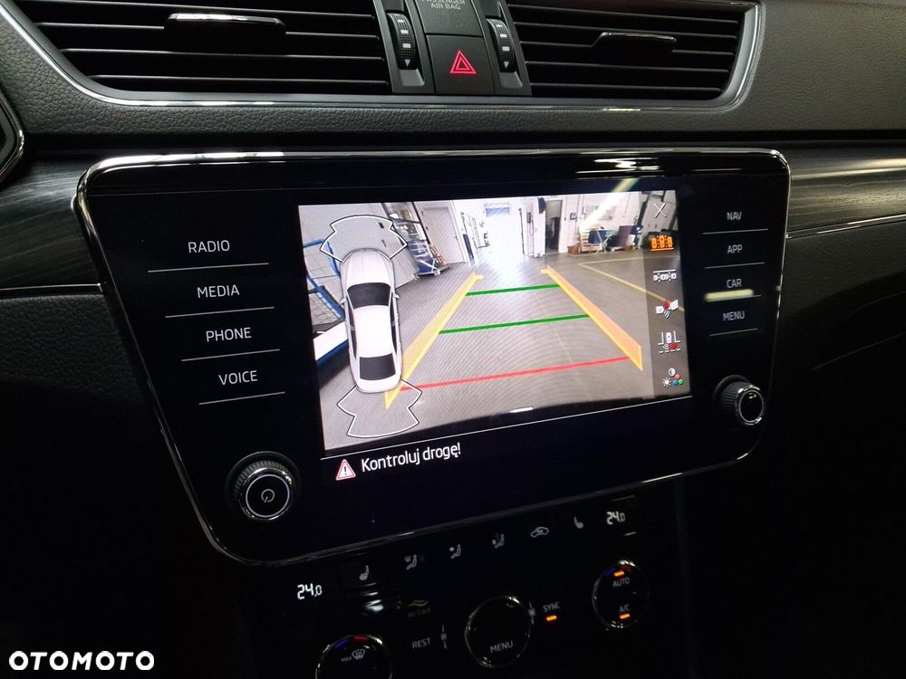 Skoda Superb 2.0 TDI SCR 4x4 Style DSG - 28